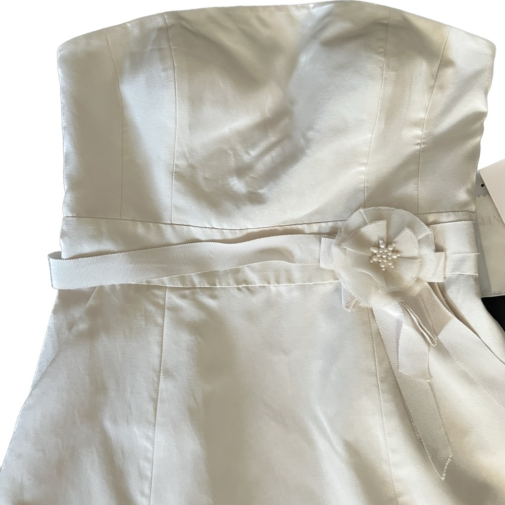 Glint | Strapless Cream Dress w/ Side Pockets. New! Size 4